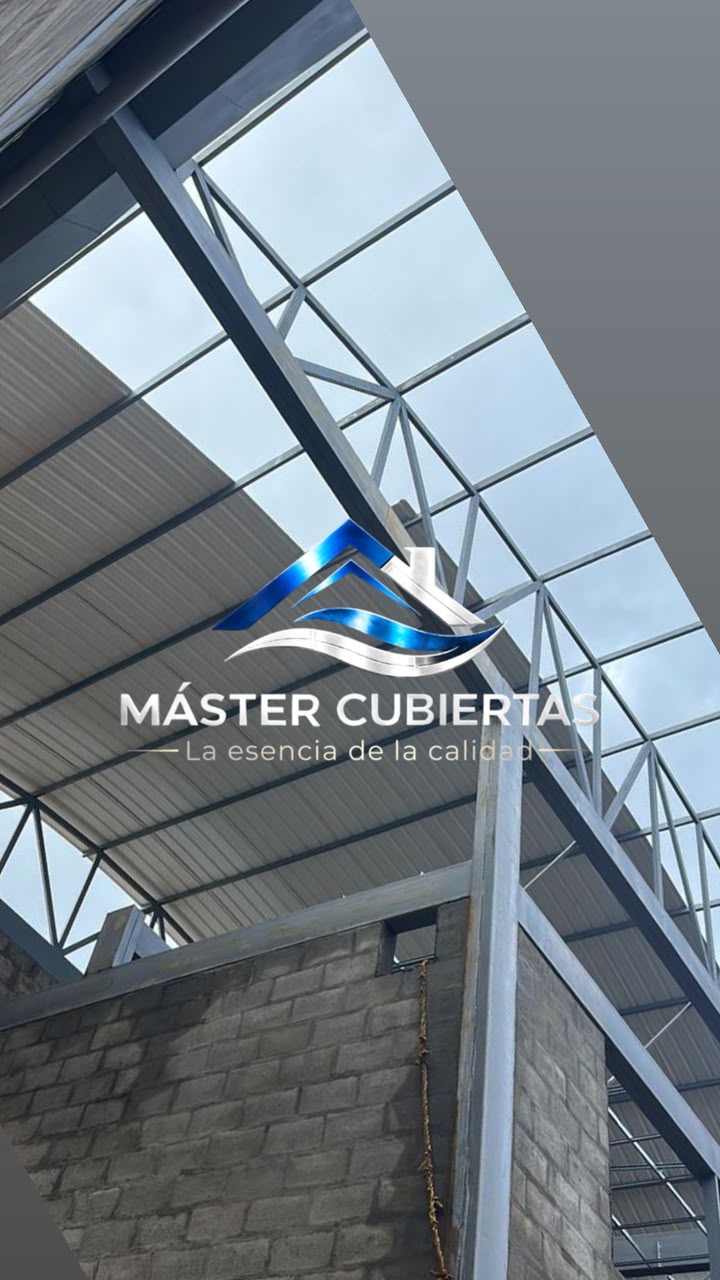 Cubierta traslúcida de policarbonato instalada sobre una estructura metálica
